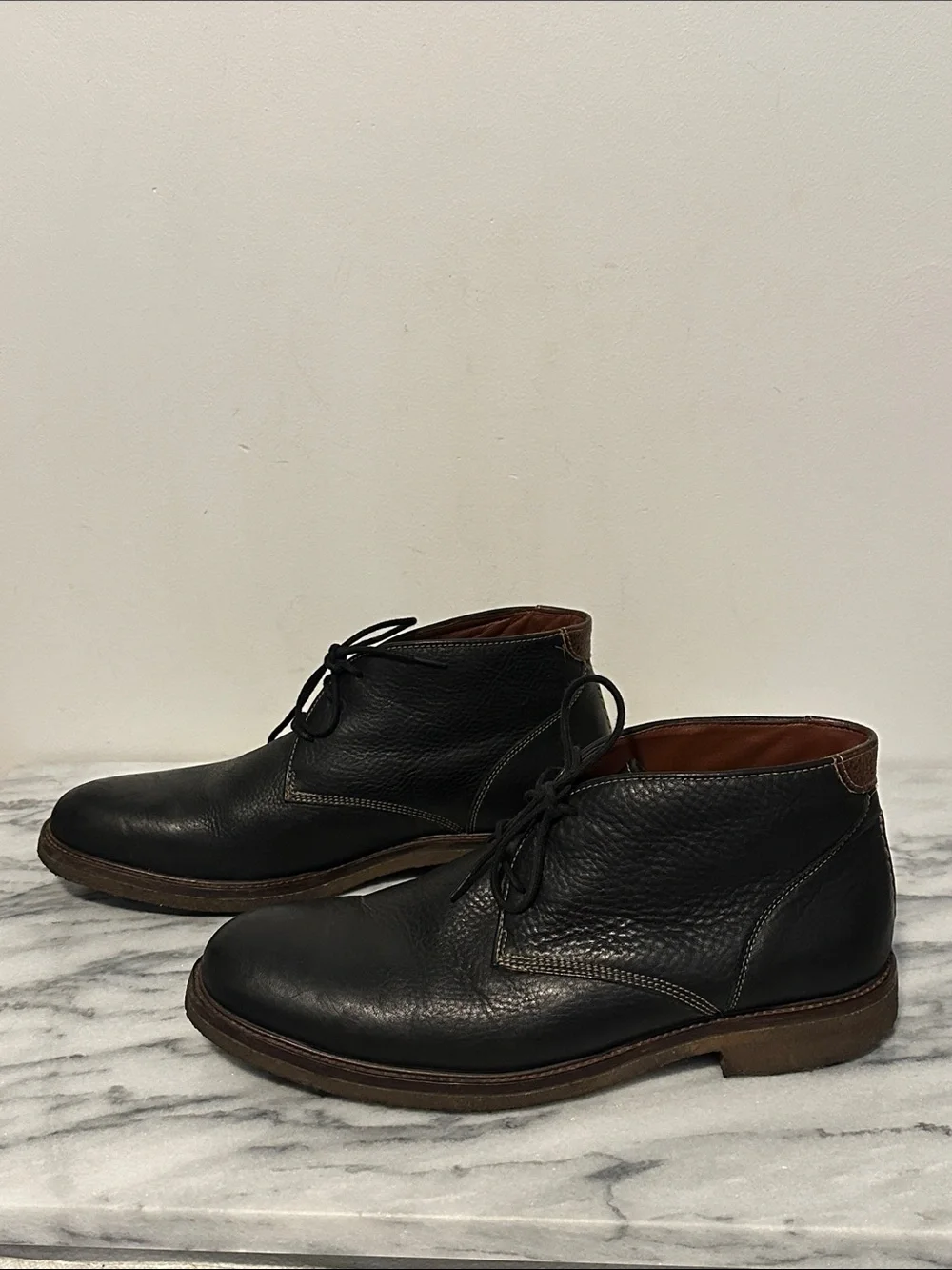Johnston and Murphy men’s Copeland Men's Black Leather Chukka Boot 9.5M